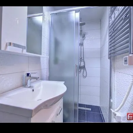 Apartman *